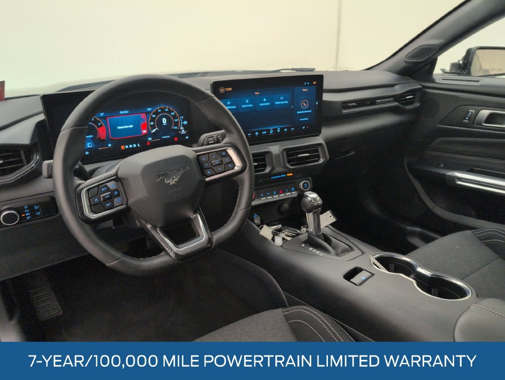 Used 2025 Ford Mustang Coupe RWD image 4
