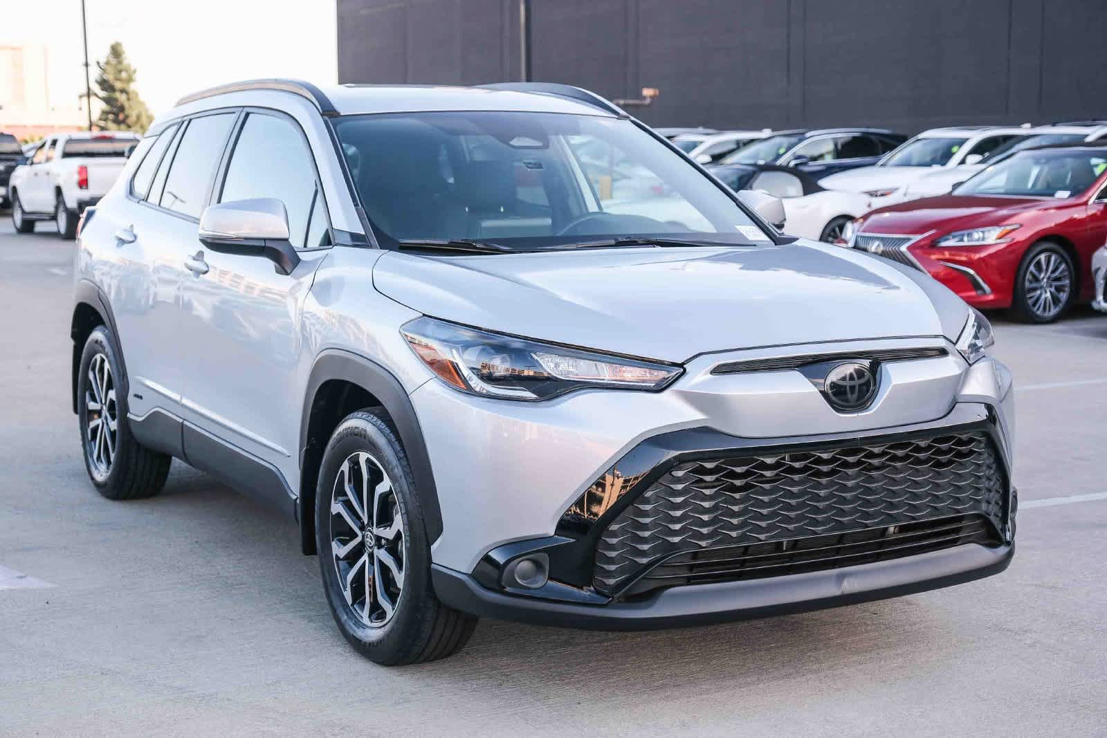 Used 2023 Toyota Corolla Cross AWD Hybrid image 3