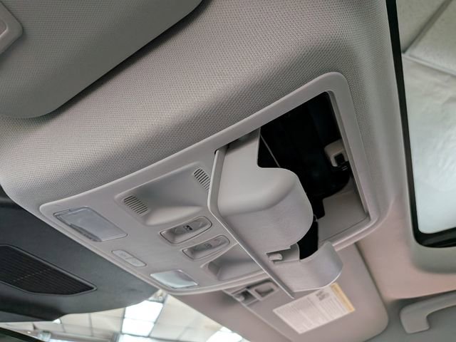 Certified 2022 Ford Escape SE w/ SE Sport Appearance Package image 16