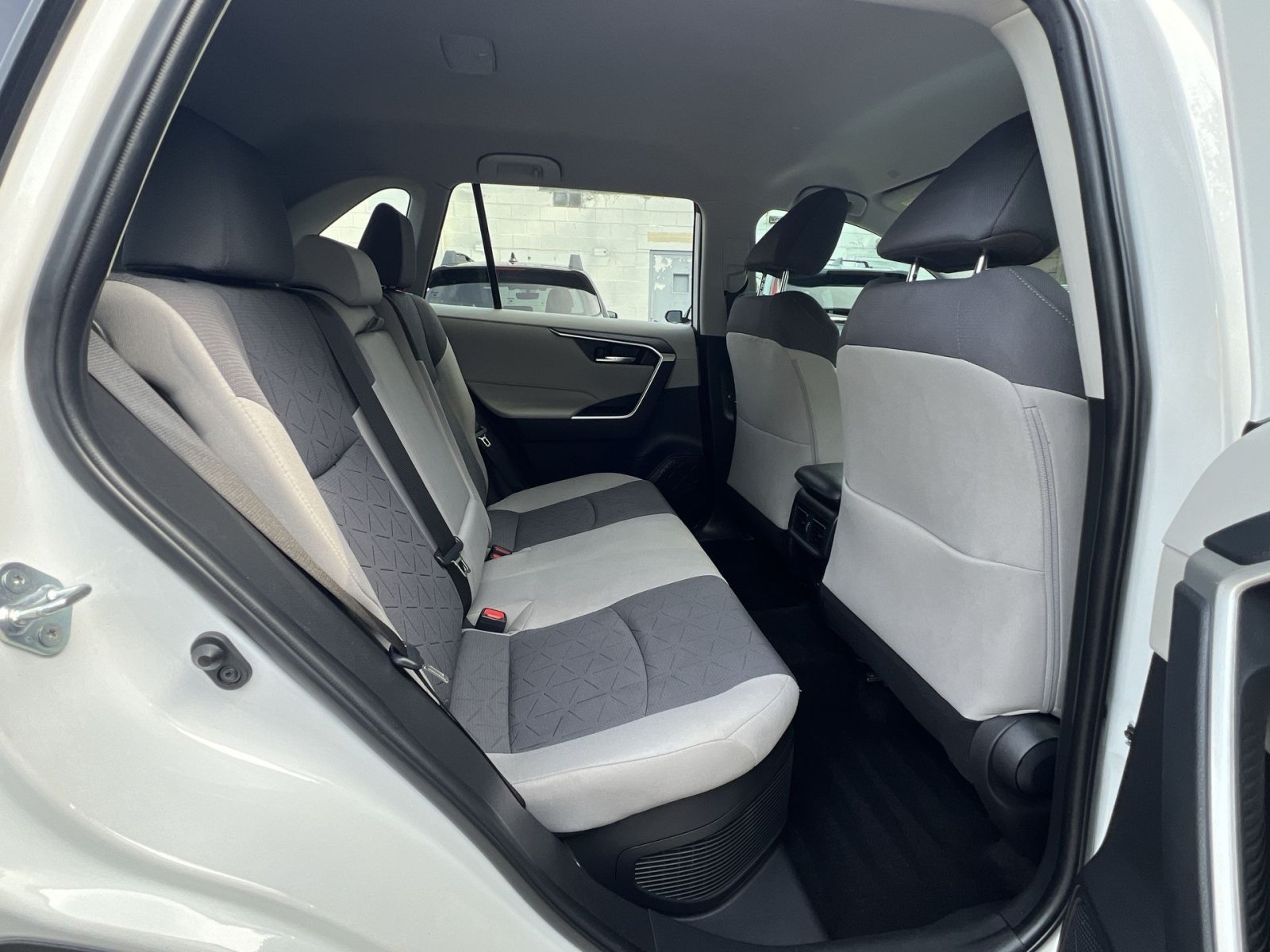 Used 2024 Toyota RAV4 XLE AWD/4WD image 30