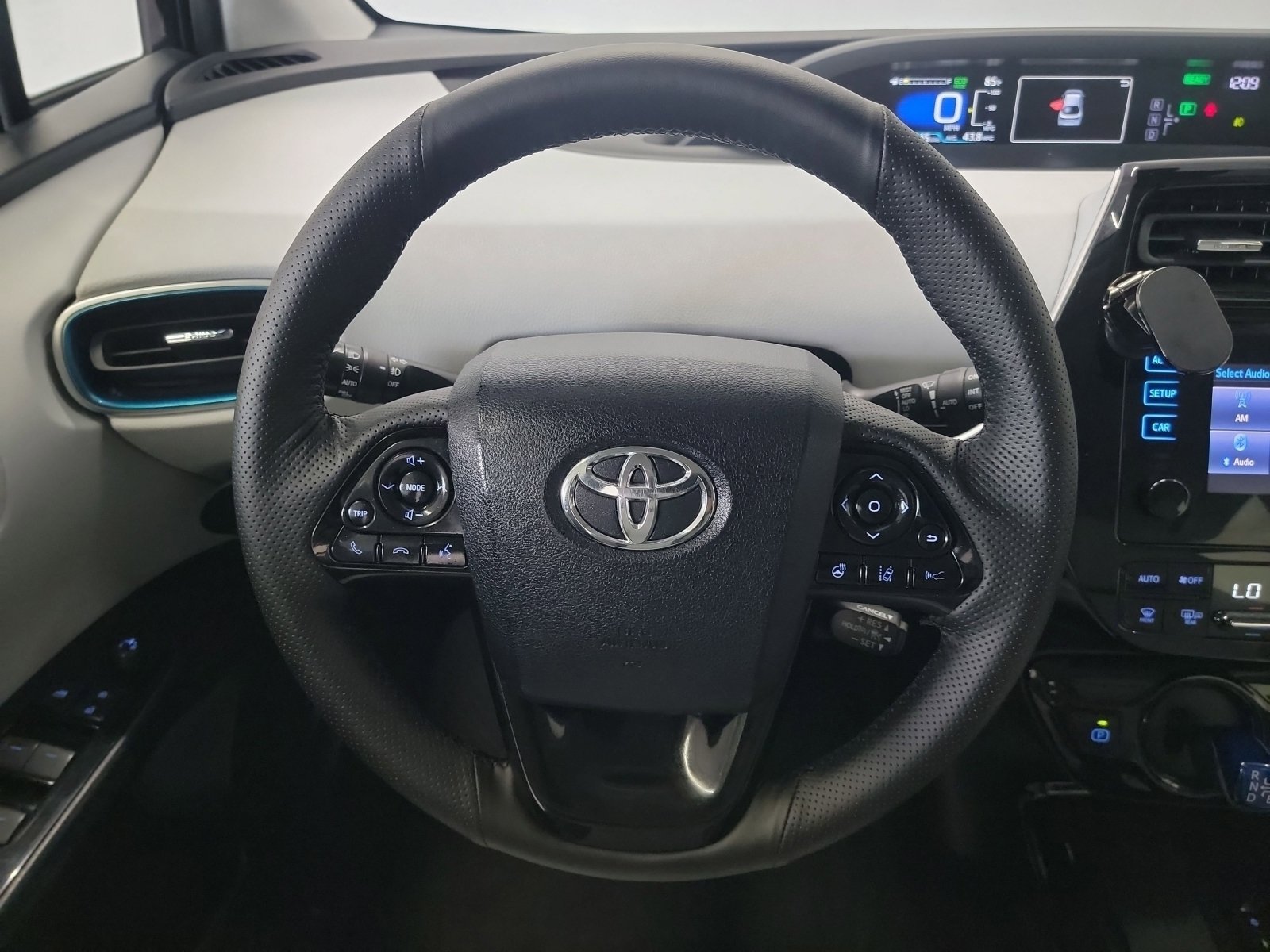 Used 2019 Toyota Prius XLE AWD/4WD image 17