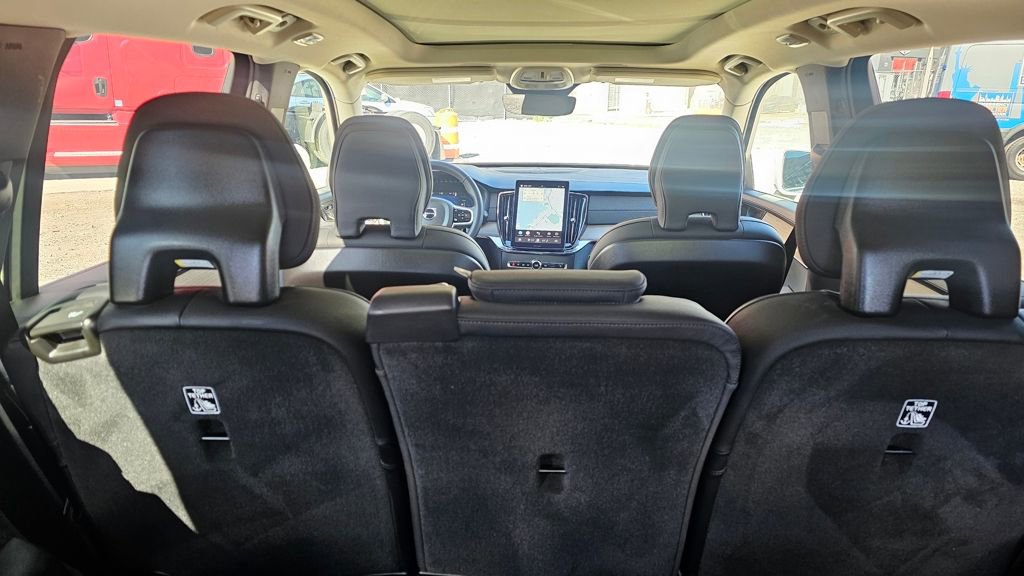 Certified 2025 Volvo XC90 T8 Plus w/ Protection Package Premier image 8