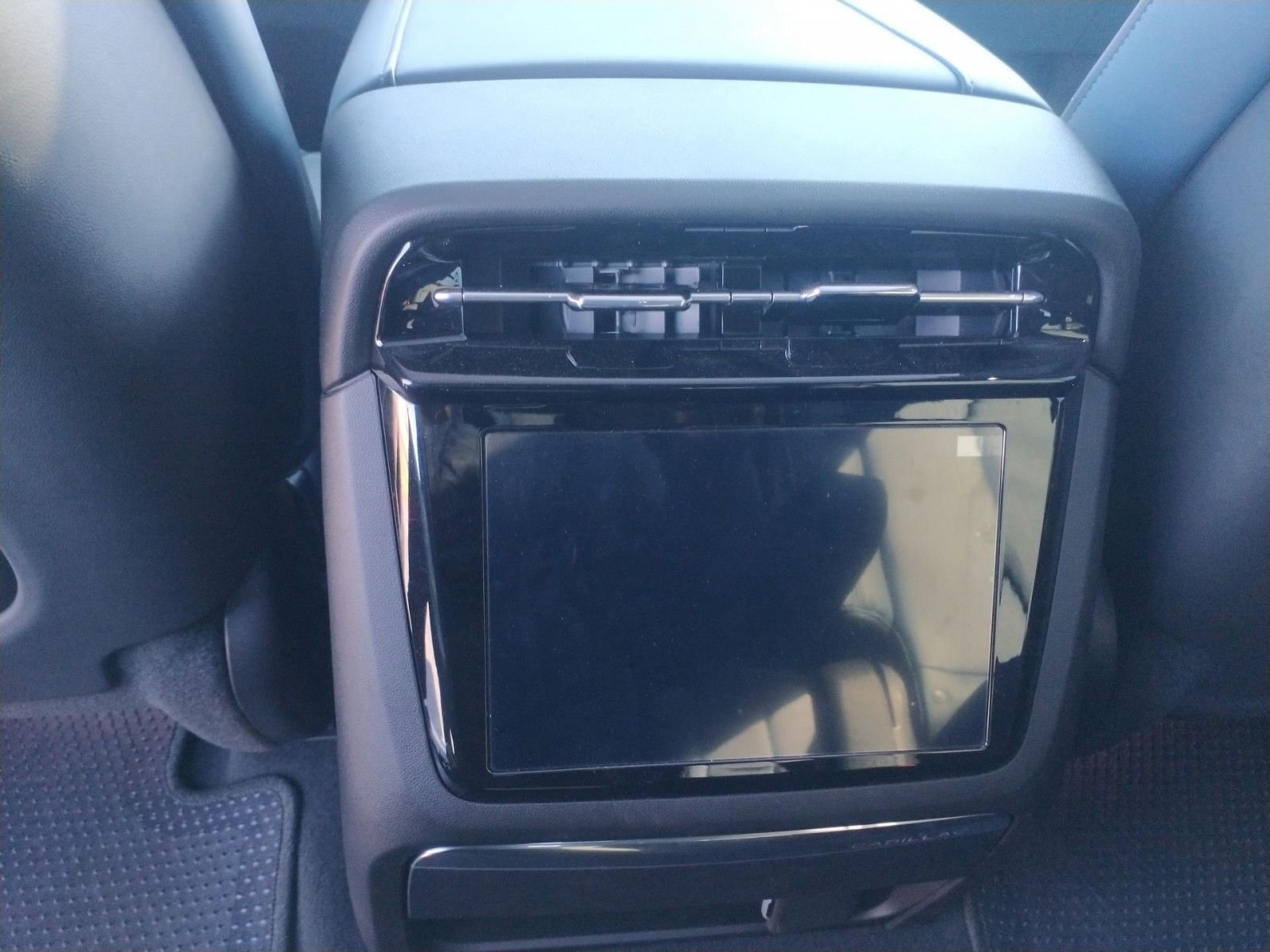 New 2025 Cadillac Escalade IQ Luxury 2 image 17