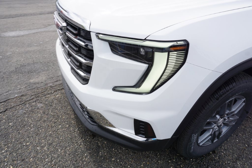 New 2025 GMC Acadia Elevation w/ LPO, Floor Liner Package image 11