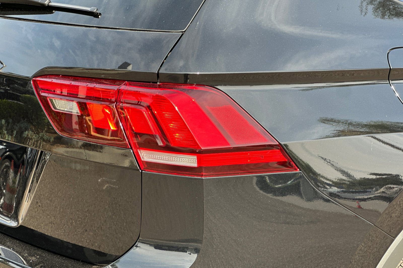 Used 2023 Volkswagen Tiguan SE FWD image 27