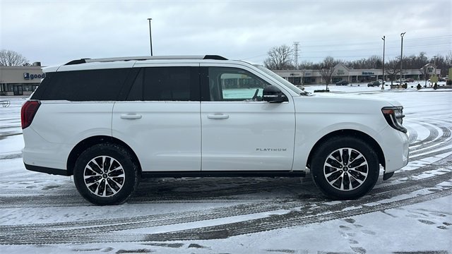 Used 2025 Ford Expedition Platinum image 29