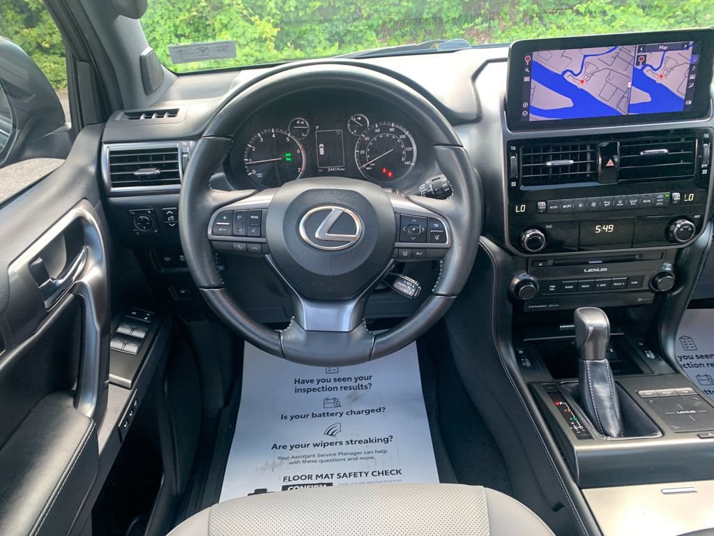 Used 2023 Lexus GX 460 w/ Black Line Special Edition AWD/4WD image 17