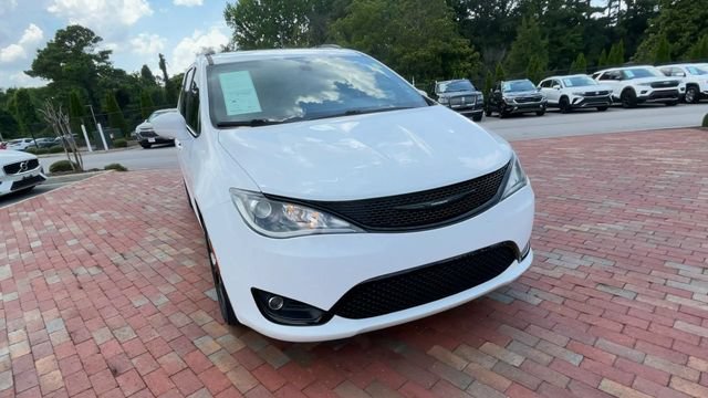 Used 2018 Chrysler Pacifica Touring Plus w/ S Appearance Package FWD image 4