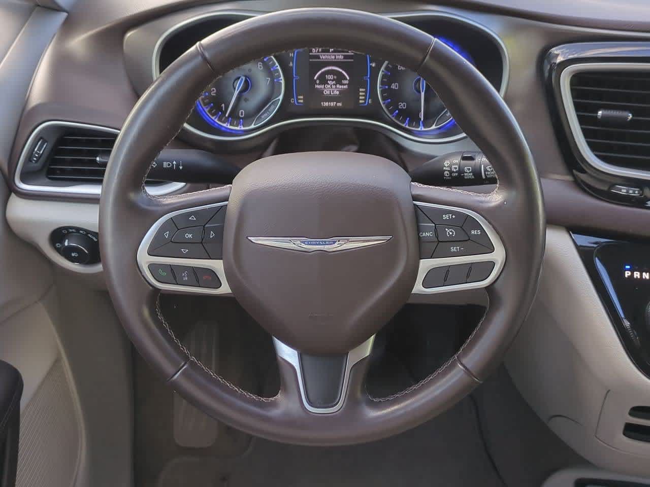 Used 2017 Chrysler Pacifica Touring-L FWD image 21
