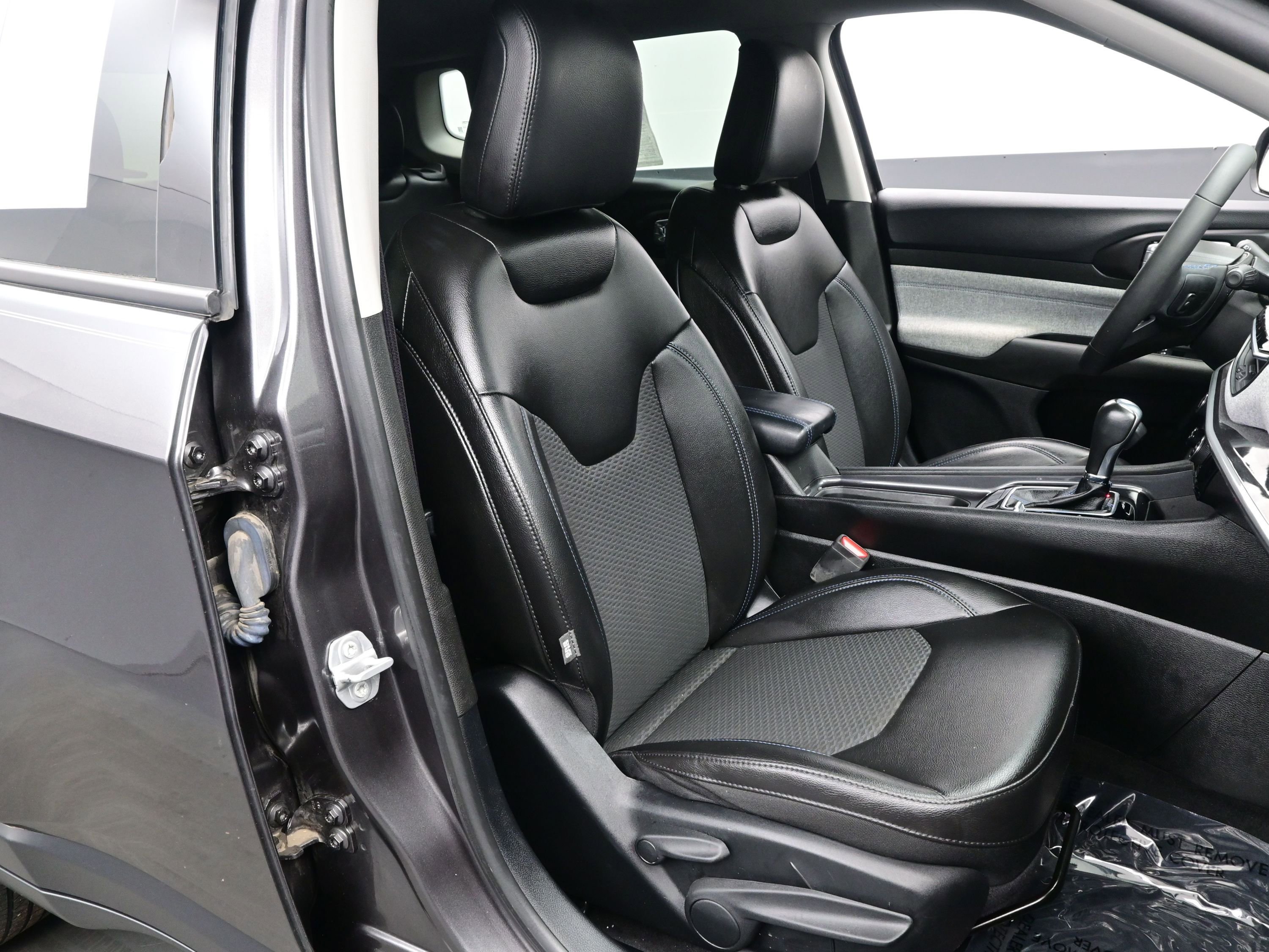 Used 2022 Jeep Compass Latitude image 12