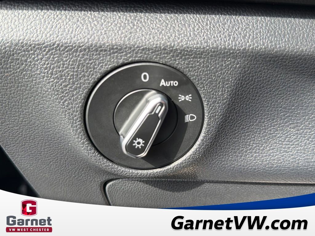 Certified 2024 Volkswagen Jetta SE image 36