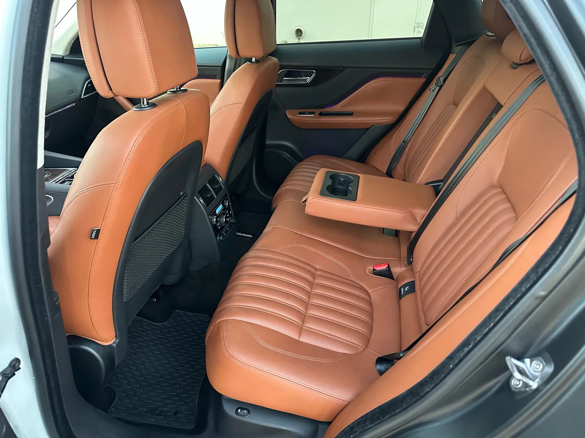 Used 2018 Jaguar F-PACE Portfolio image 17