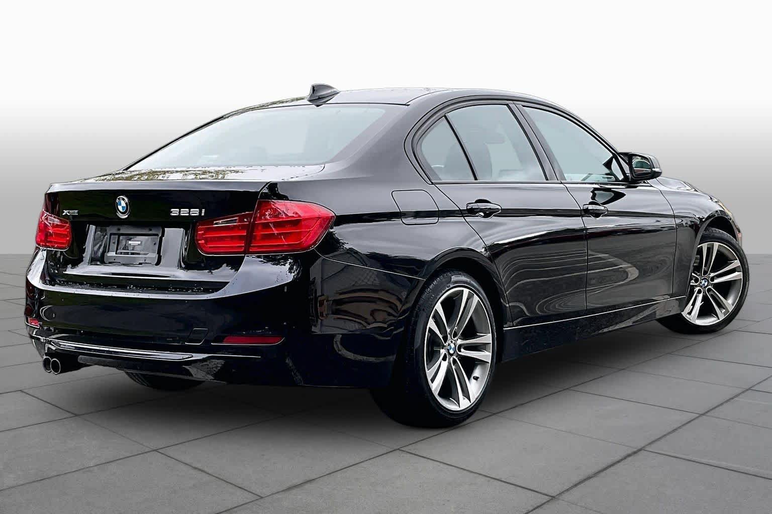 Used 2013 BMW 328i xDrive Sedan AWD/4WD image 12