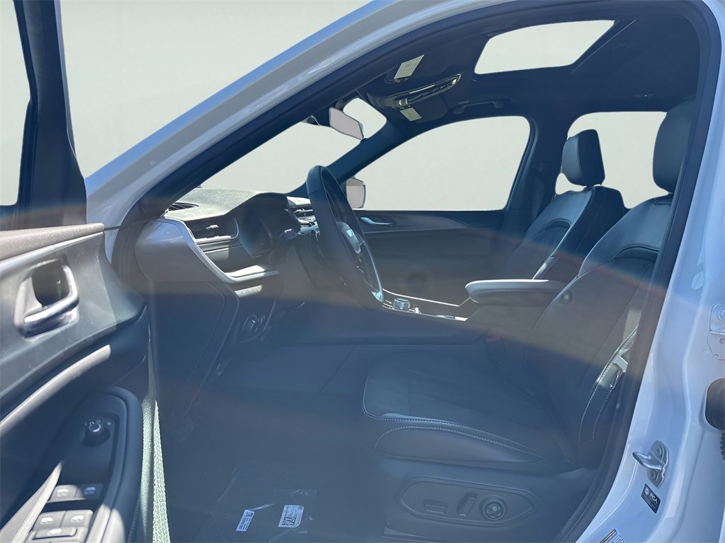 New 2025 Jeep Grand Cherokee L Altitude image 21