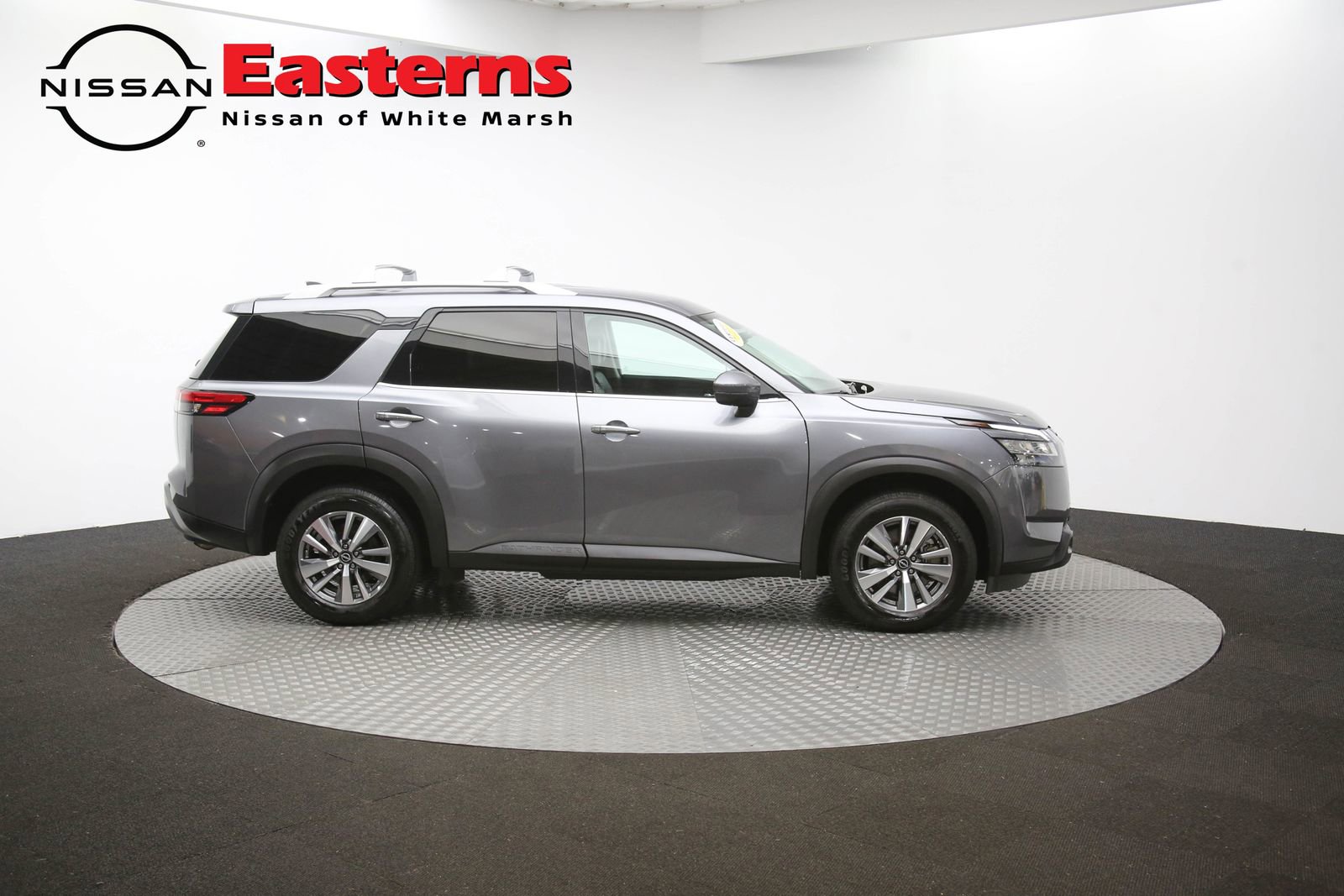 Used 2023 Nissan Pathfinder SL image 44