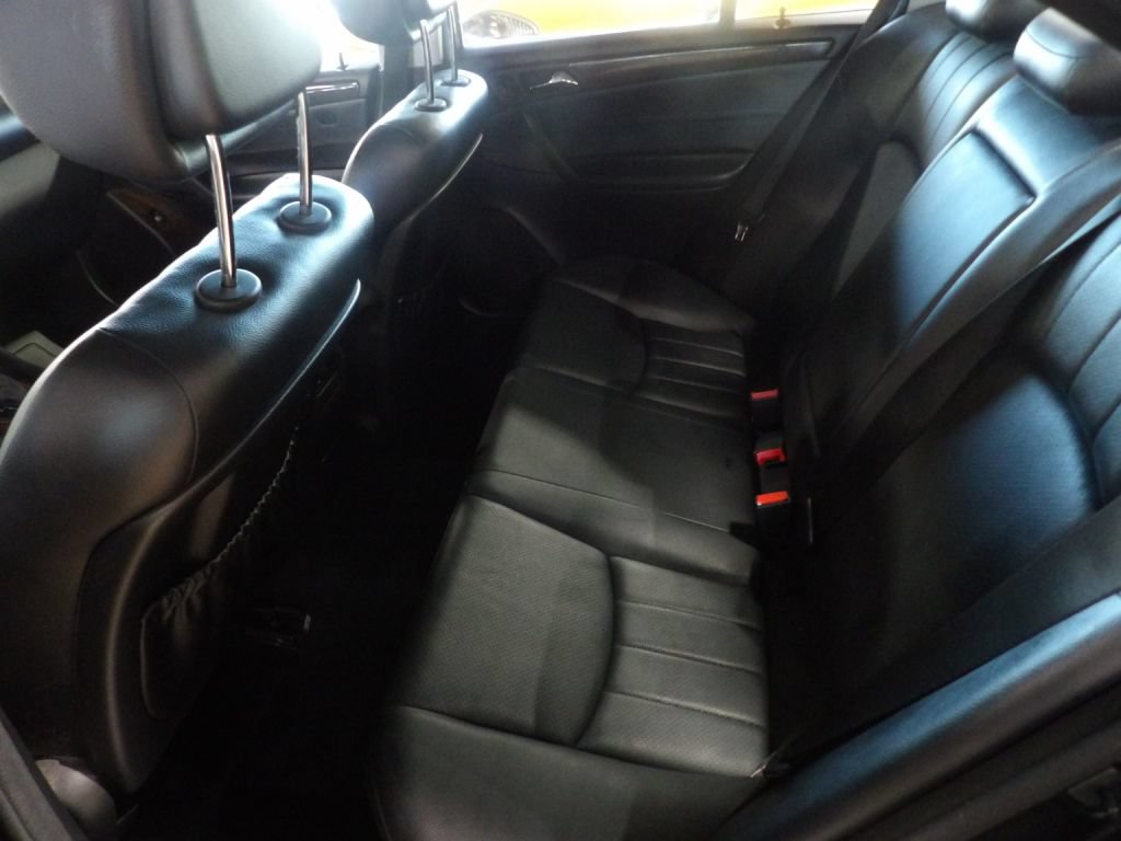 Used 2006 Mercedes-Benz C 350 Sedan image 10
