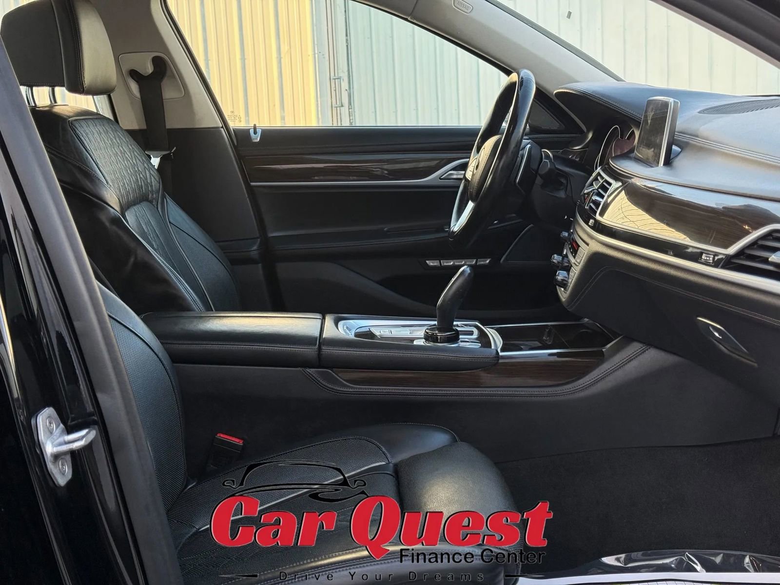 Used 2018 BMW 750i xDrive image 18