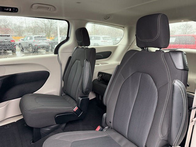 Certified 2023 Chrysler Voyager LX FWD image 26
