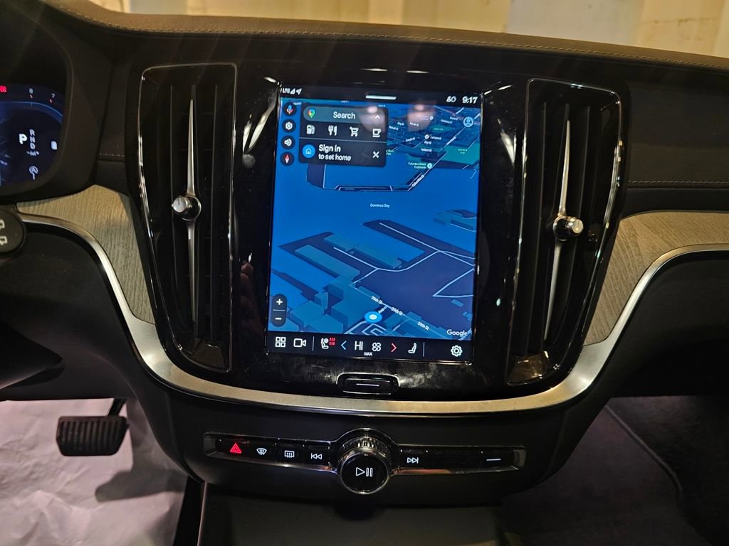 Certified 2025 Volvo V60 B5 Cross Country Ultra image 13