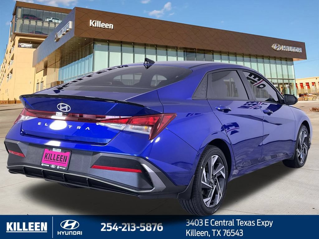 Used 2025 Hyundai Elantra Sport FWD image 9