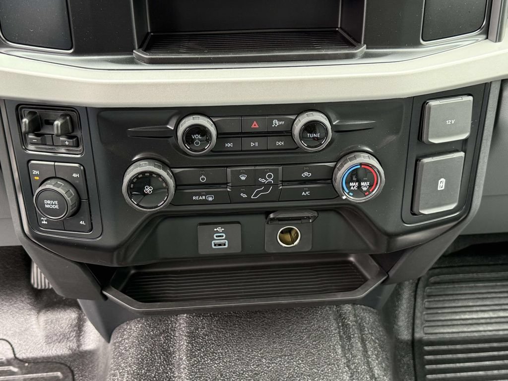 New 2026 Ford F350 XL w/ FX4 Off-Road Package AWD/4WD image 14