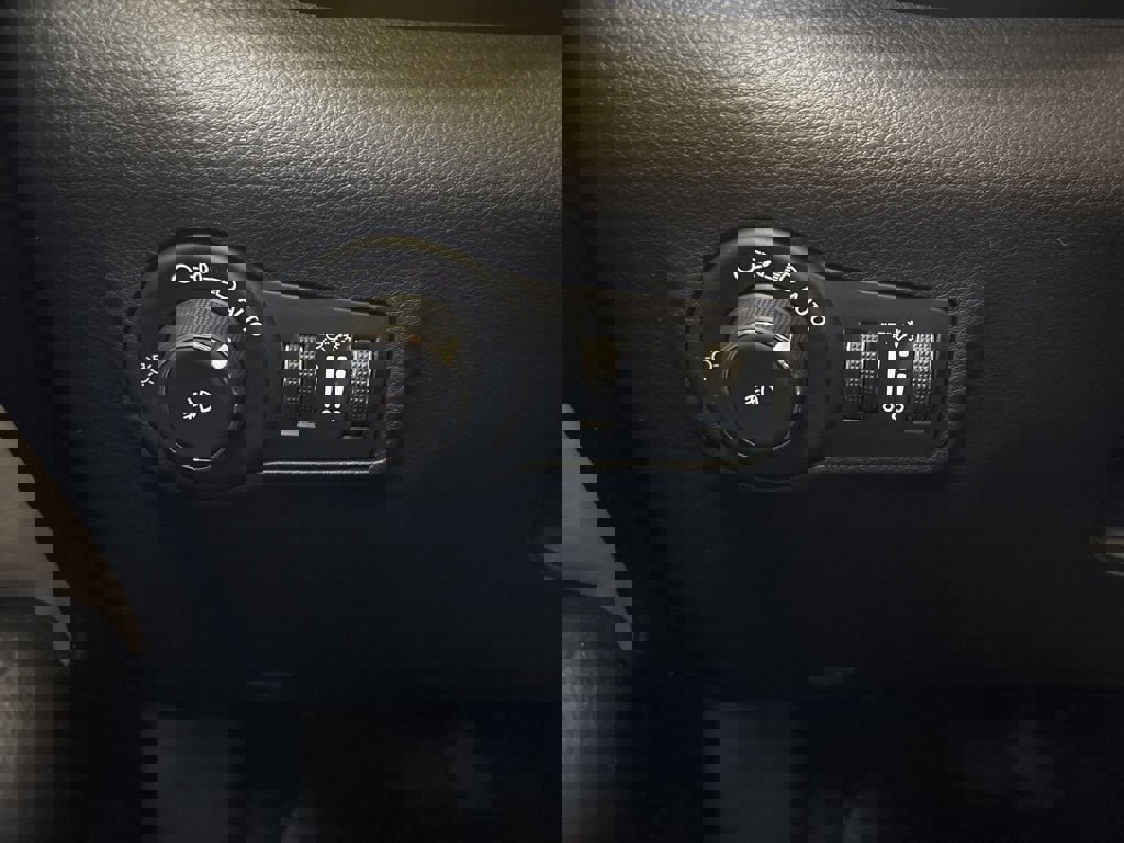 Used 2022 Jeep Compass Limited image 25