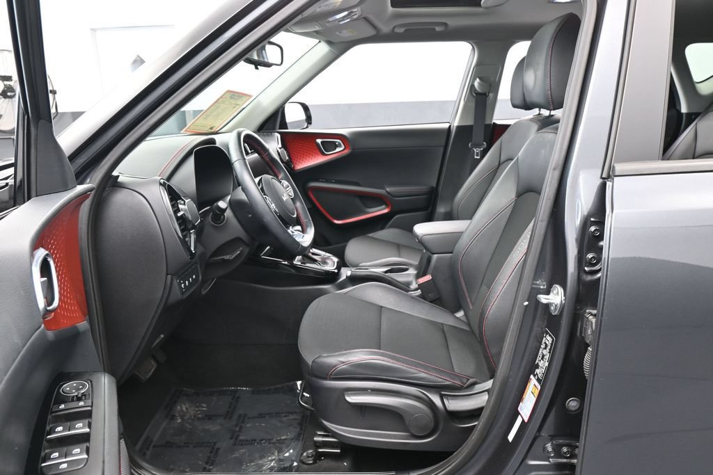 Used 2024 Kia Soul GT-Line FWD image 11