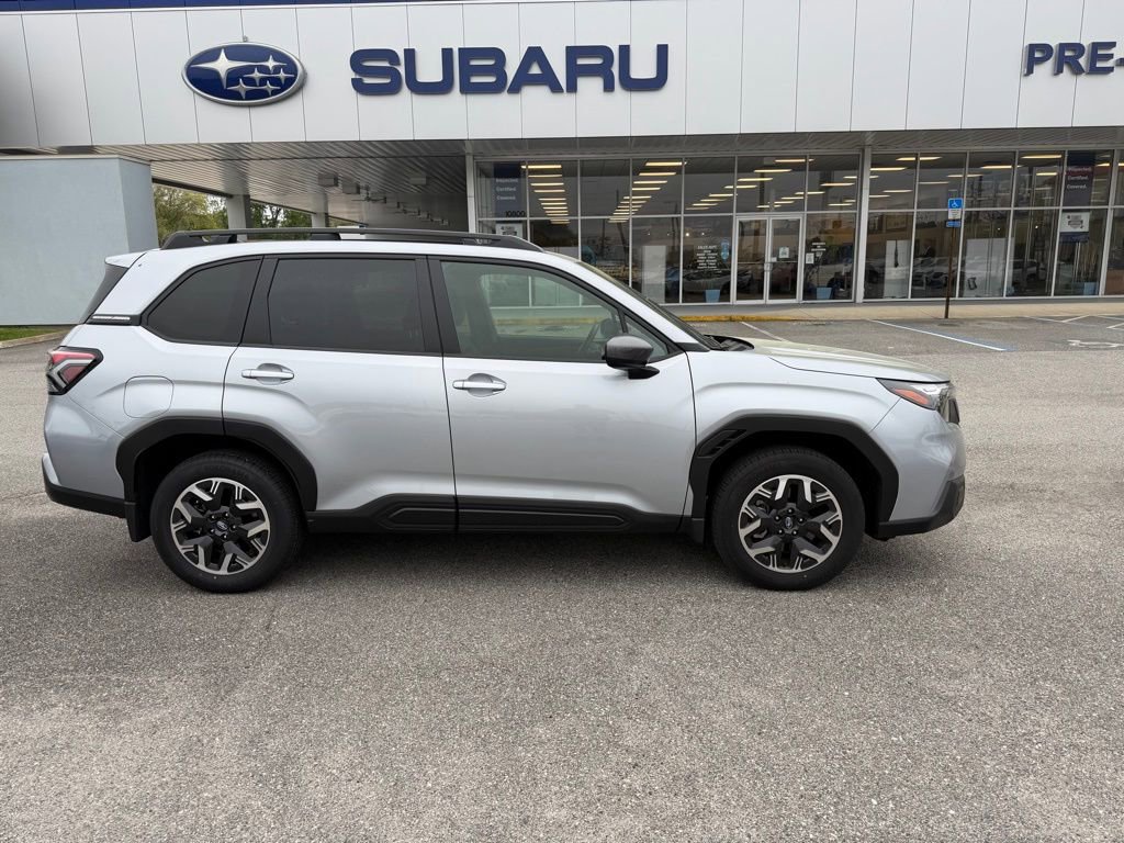 Used 2025 Subaru Forester Premium w/ Protection Package image 2