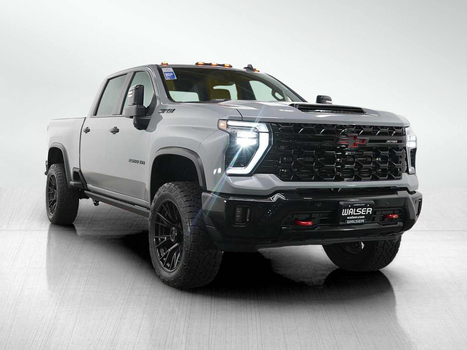 Used 2025 Chevrolet Silverado 2500 ZR2 w/ Technology Package AWD/4WD image 9