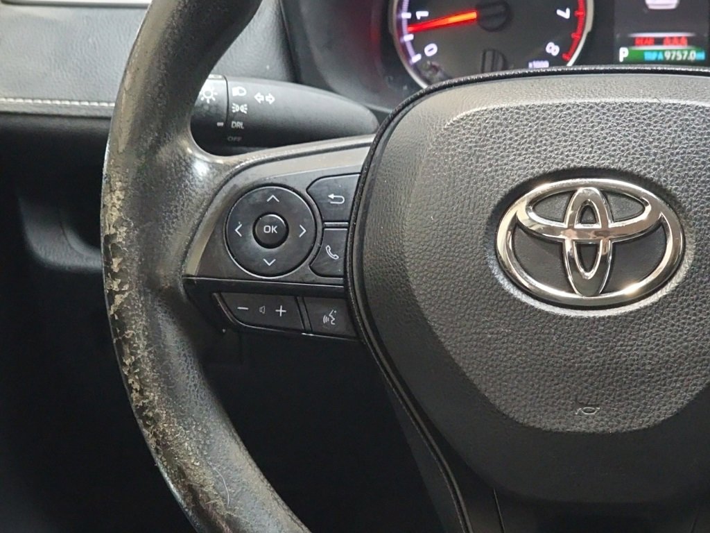 Used 2021 Toyota RAV4 LE image 15