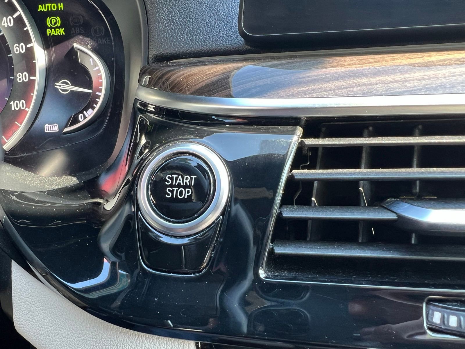 Used 2018 BMW 530e RWD image 38