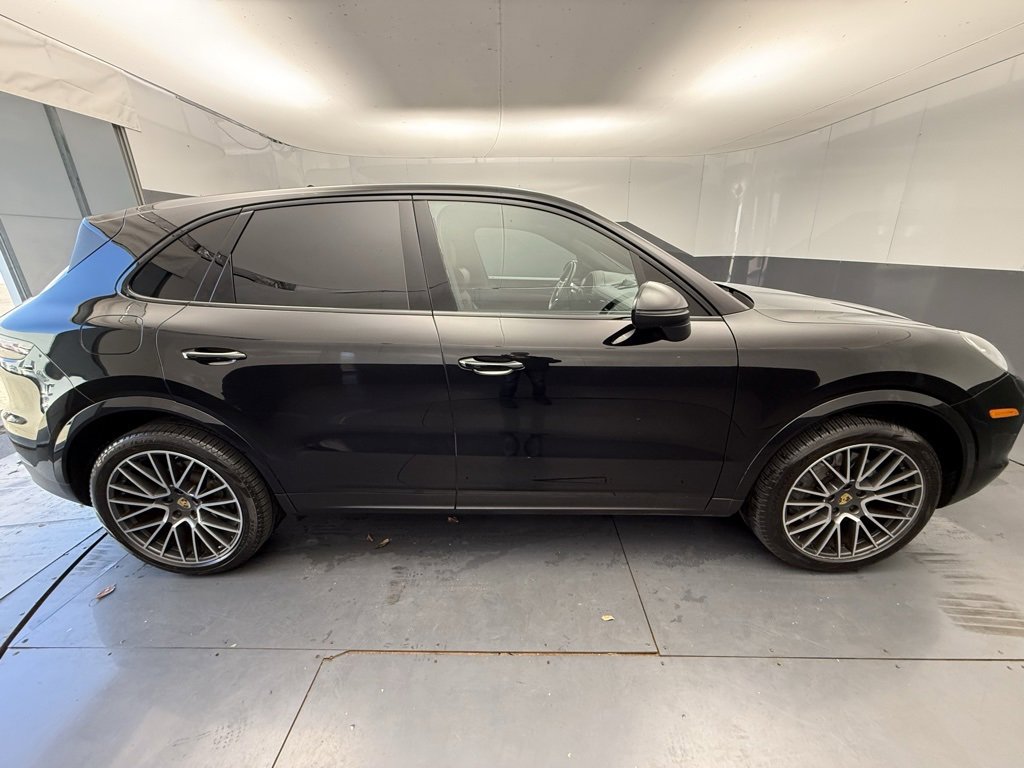 Used 2019 Porsche Cayenne S image 14