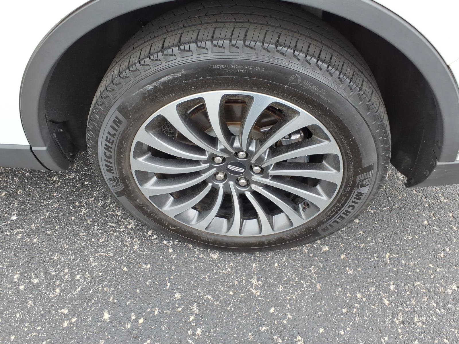 Used 2023 Lincoln Aviator AWD w/ Premium Package image 7