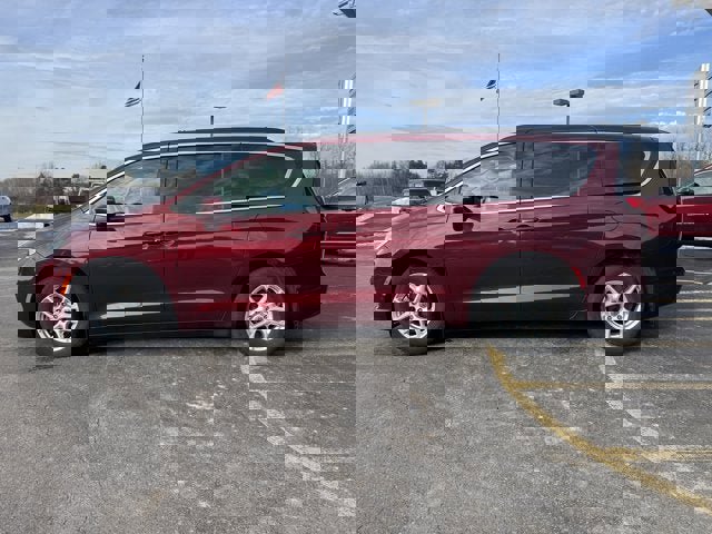 Used 2022 Chrysler Pacifica Touring-L w/ Uconnect Theater Family Group image 2