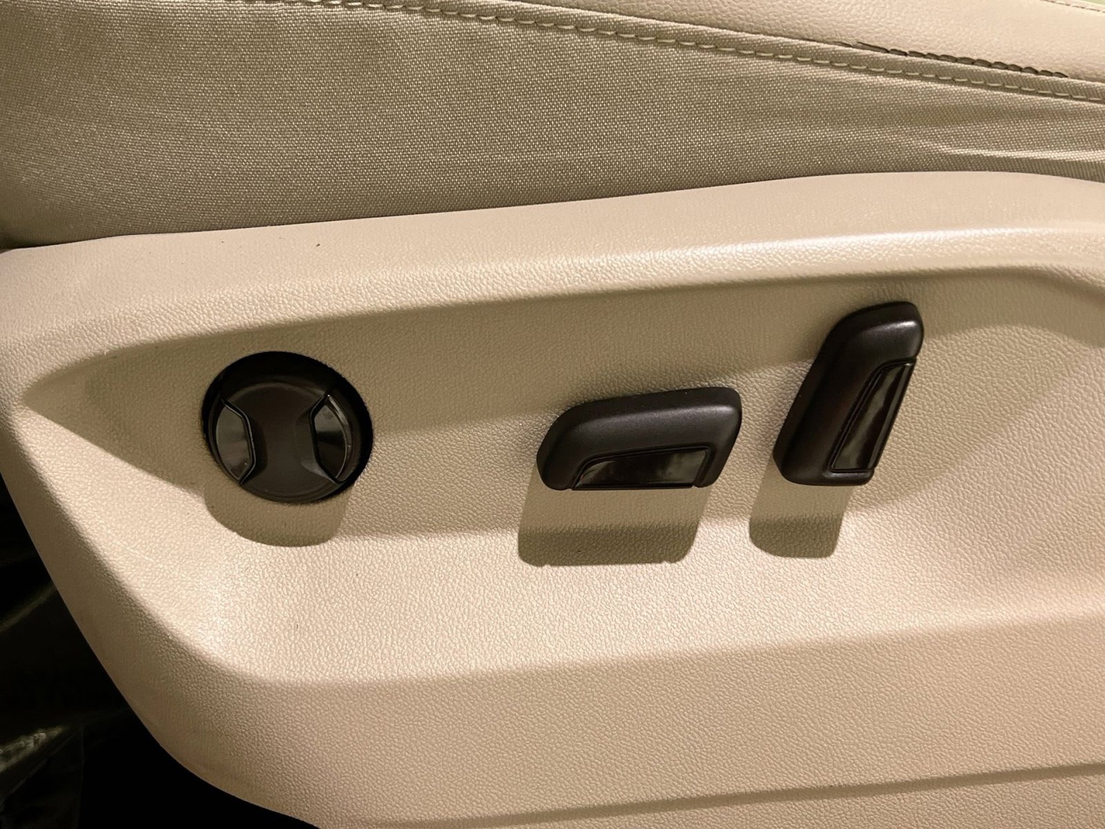 Used 2021 Volkswagen Atlas SE image 23