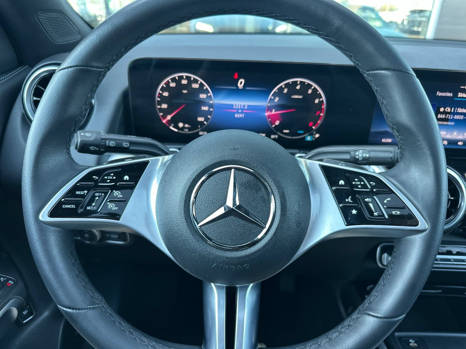 Used 2026 Mercedes-Benz GLB 250 image 25