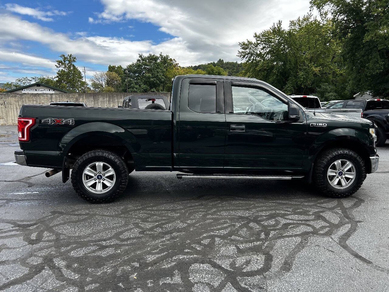 Used 2015 Ford F150 XLT w/ Equipment Group 301A Mid AWD/4WD image 10