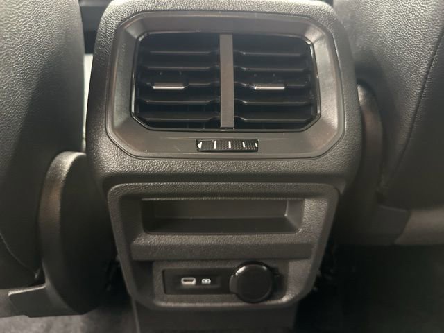Used 2021 Volkswagen Tiguan SE image 30