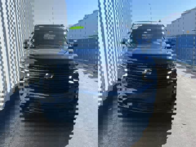 Used 2024 Chevrolet Suburban RST image 2