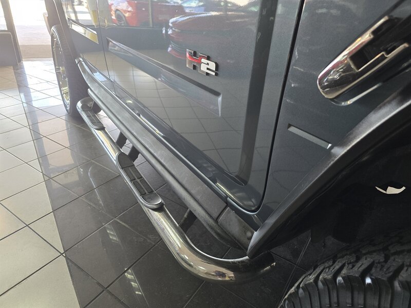 Used 2005 HUMMER H2 w/ Preferred Equipment Group AWD/4WD image 30