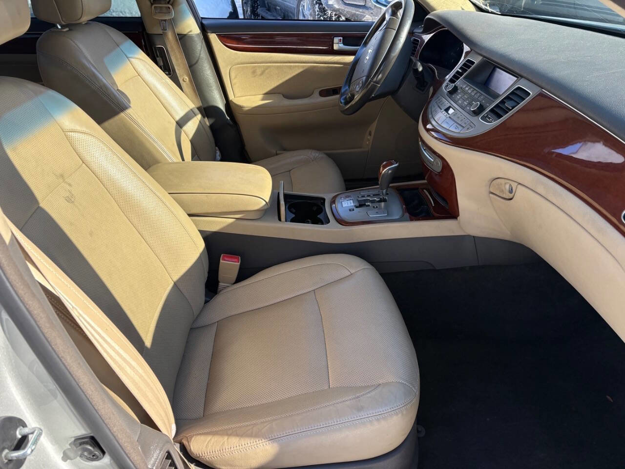 Used 2012 Hyundai Genesis 3.8 image 8
