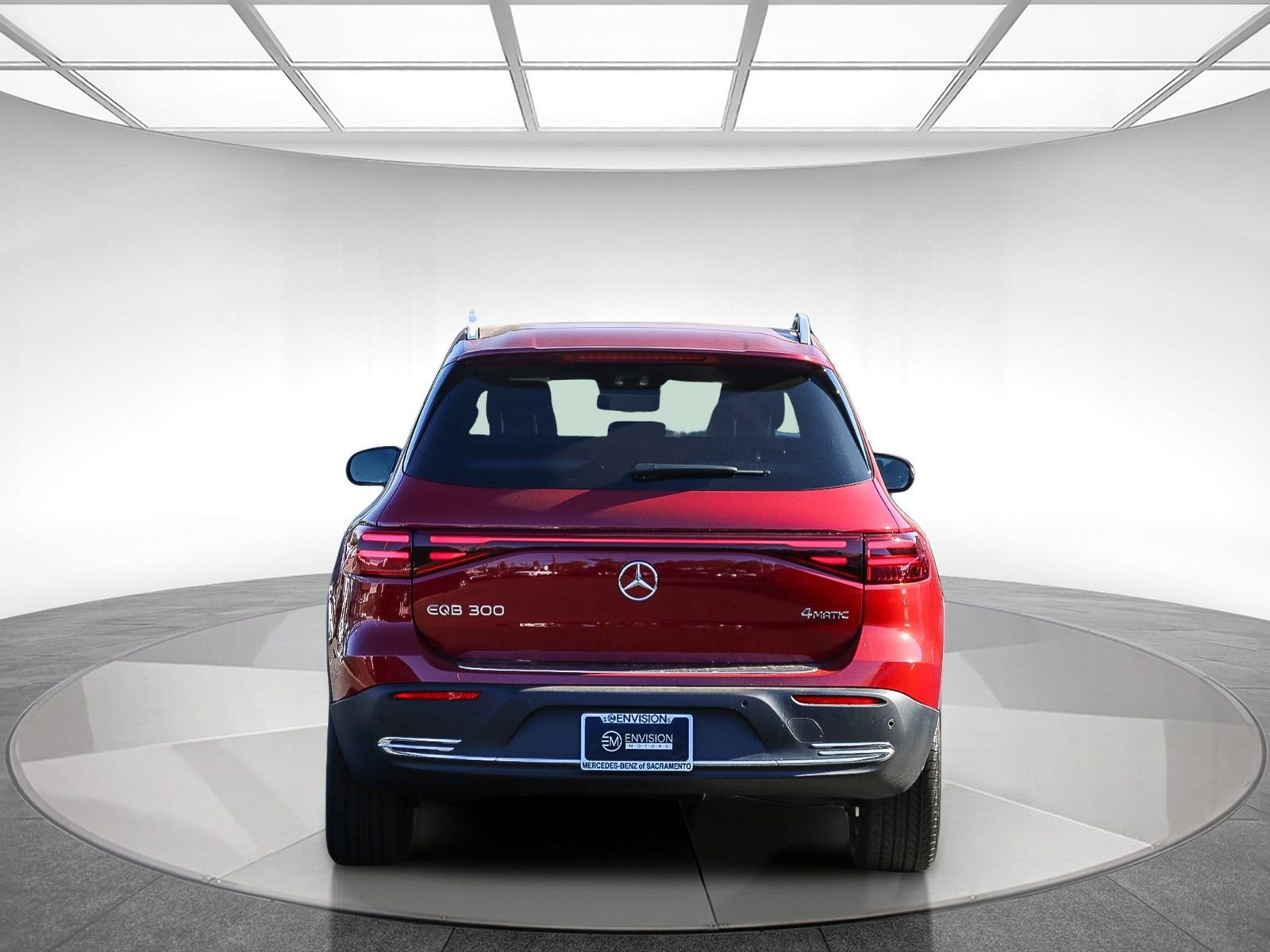 Used 2024 Mercedes-Benz EQB 300 4MATIC image 3