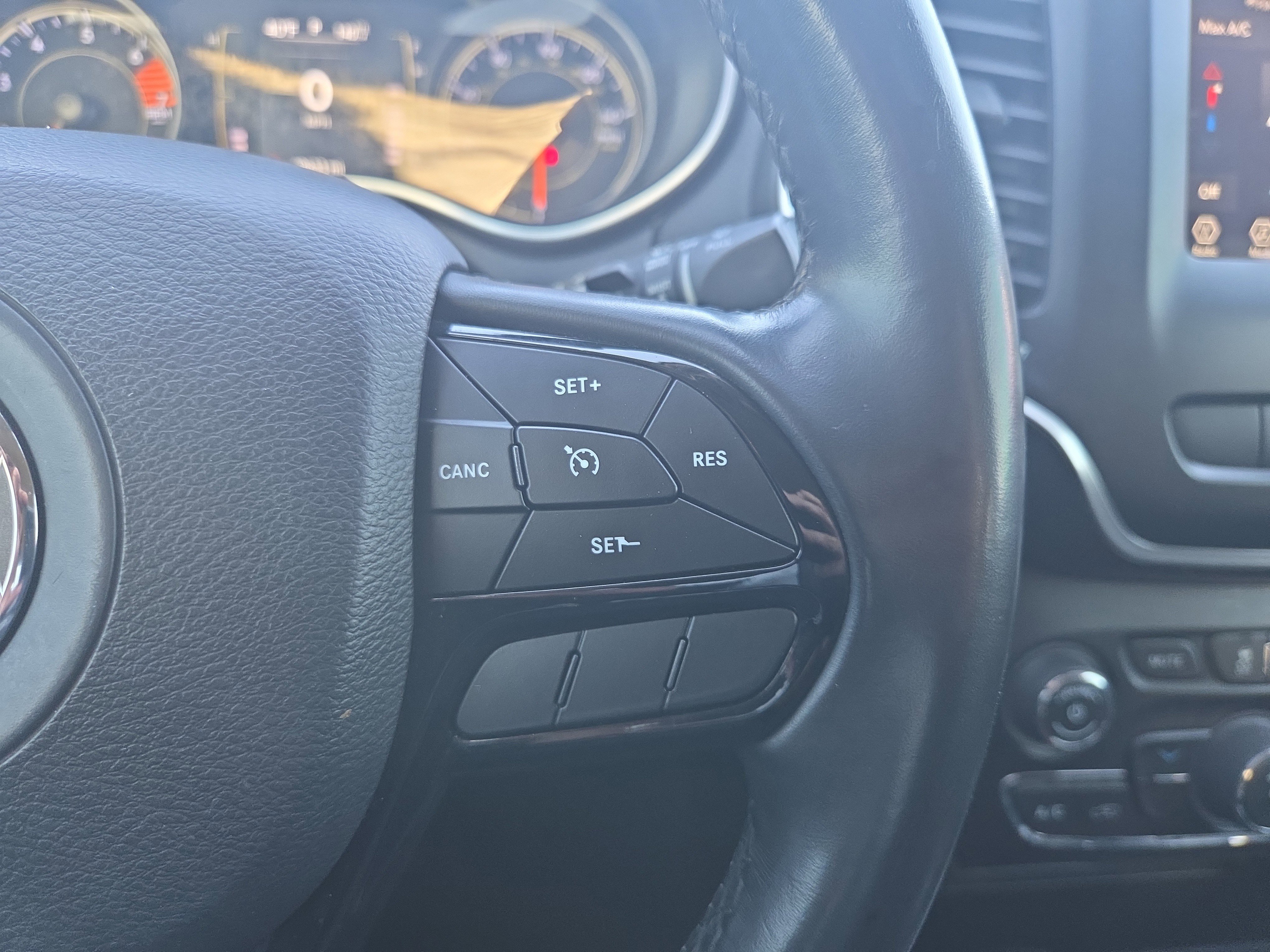 Certified 2020 Jeep Cherokee Latitude Plus image 12