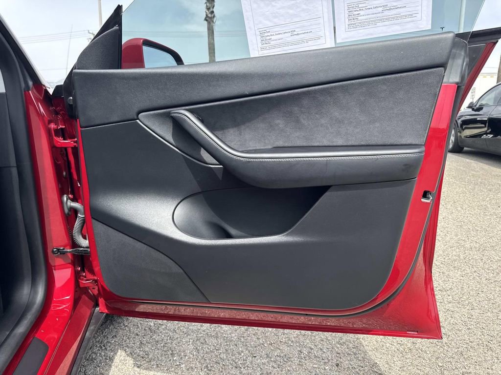Used 2021 Tesla Model Y Long Range image 28