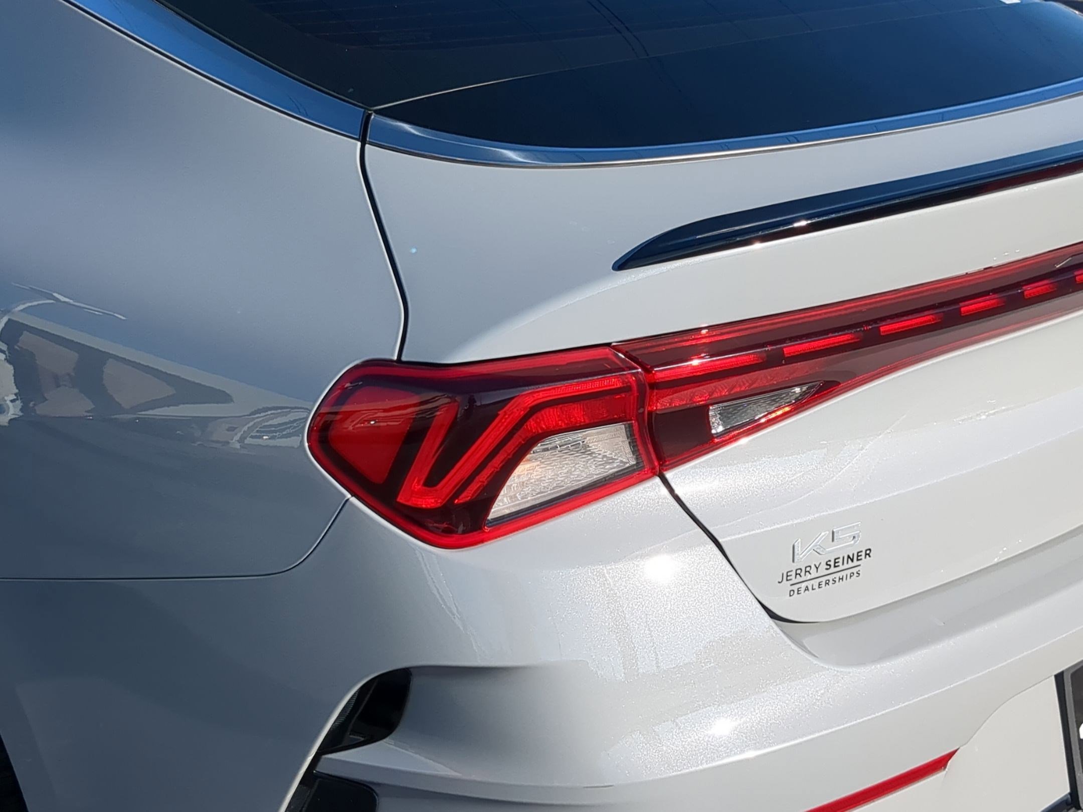 Used 2023 Kia K5 GT-Line image 11