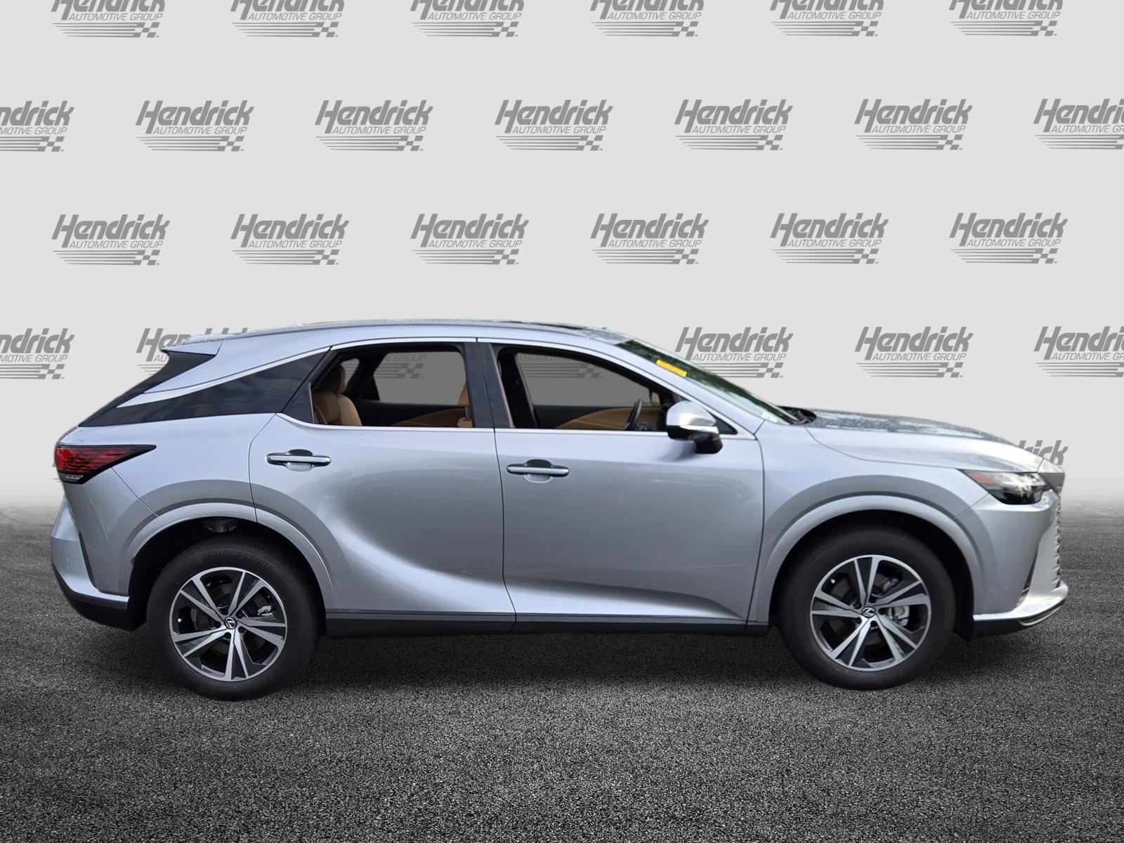 Used 2025 Lexus RX 350 Premium w/ Accessory Package (Z1) FWD image 10
