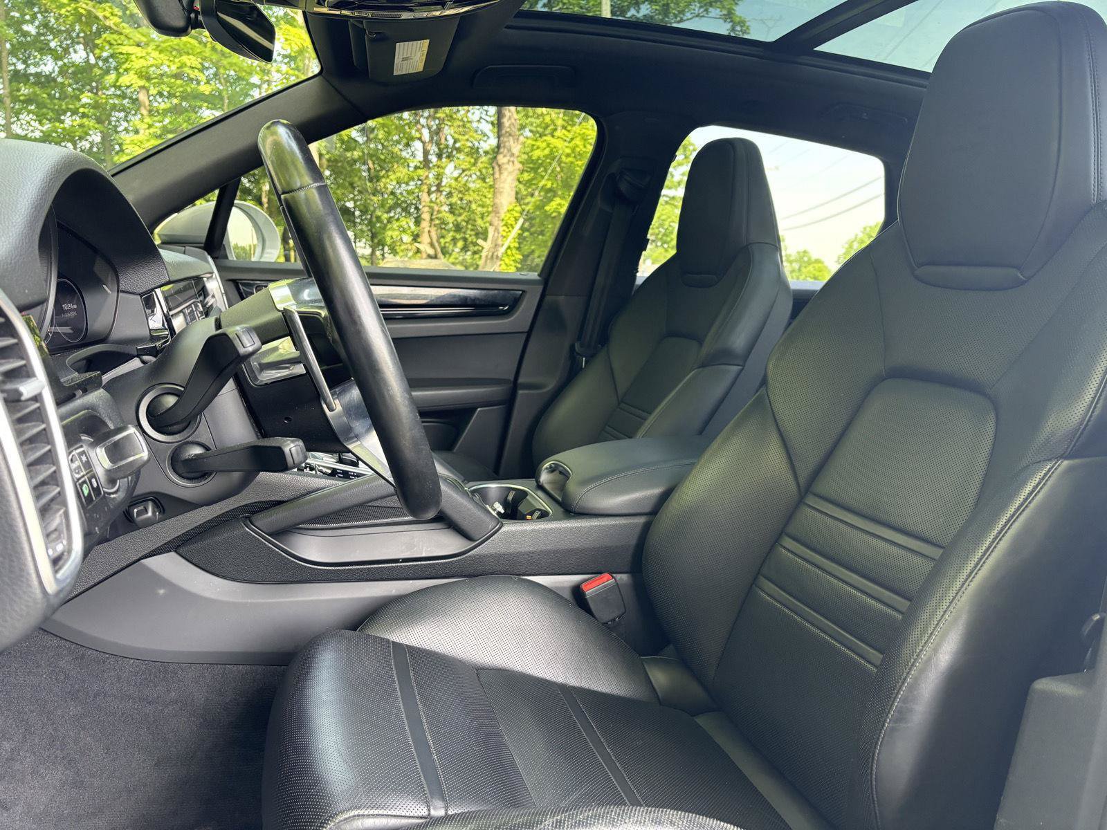 Used 2019 Porsche Cayenne w/ Premium Plus Package AWD/4WD image 29