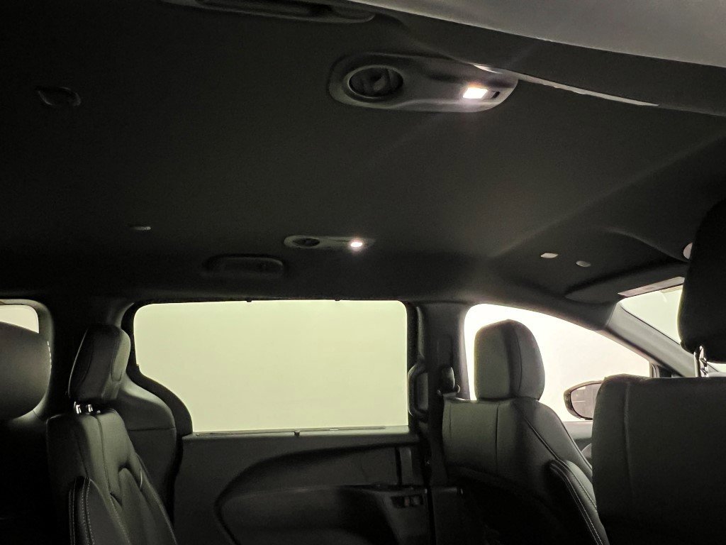 New 2026 Chrysler Voyager LX image 30