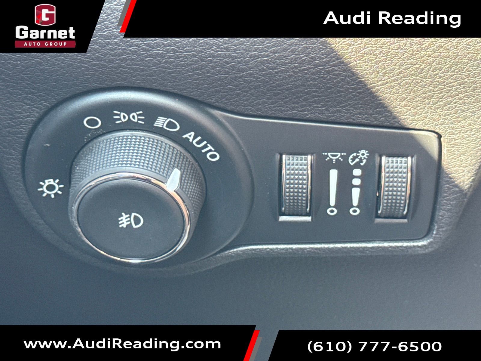 Used 2025 Jeep Compass Limited image 28