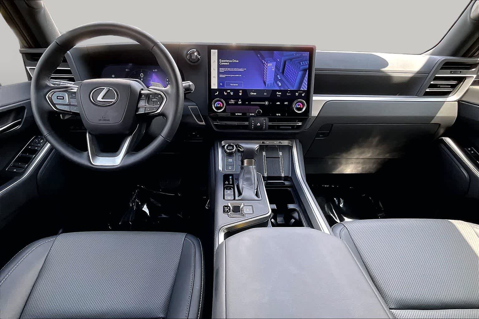 Used 2025 Lexus GX 550 w/ Cold Area Package AWD/4WD image 15